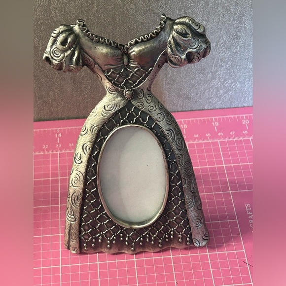 Welforth Silver Dress Photo Frame - Picture 6 of 15